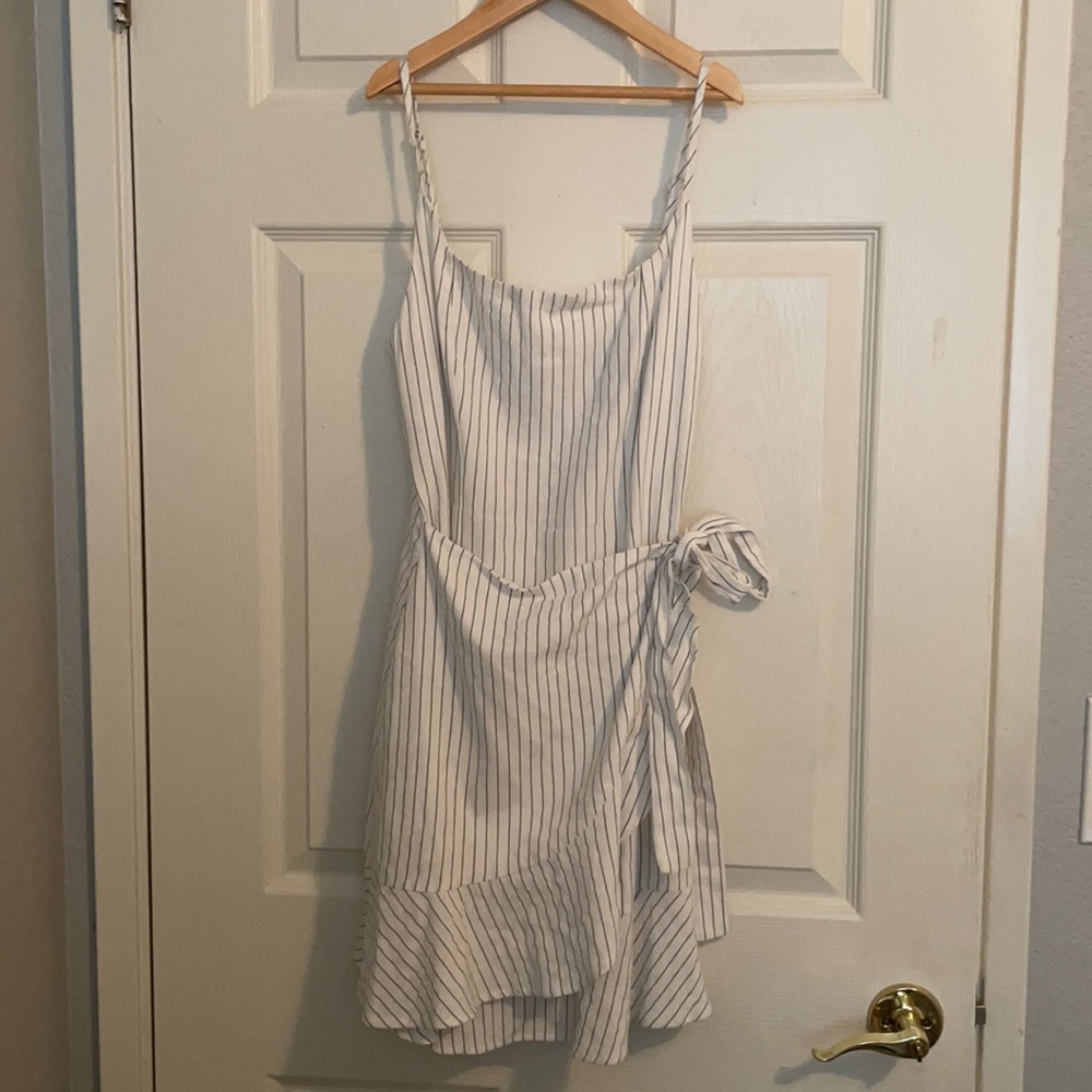 White Striped wrap dress with tie-lined, zipper, fitted